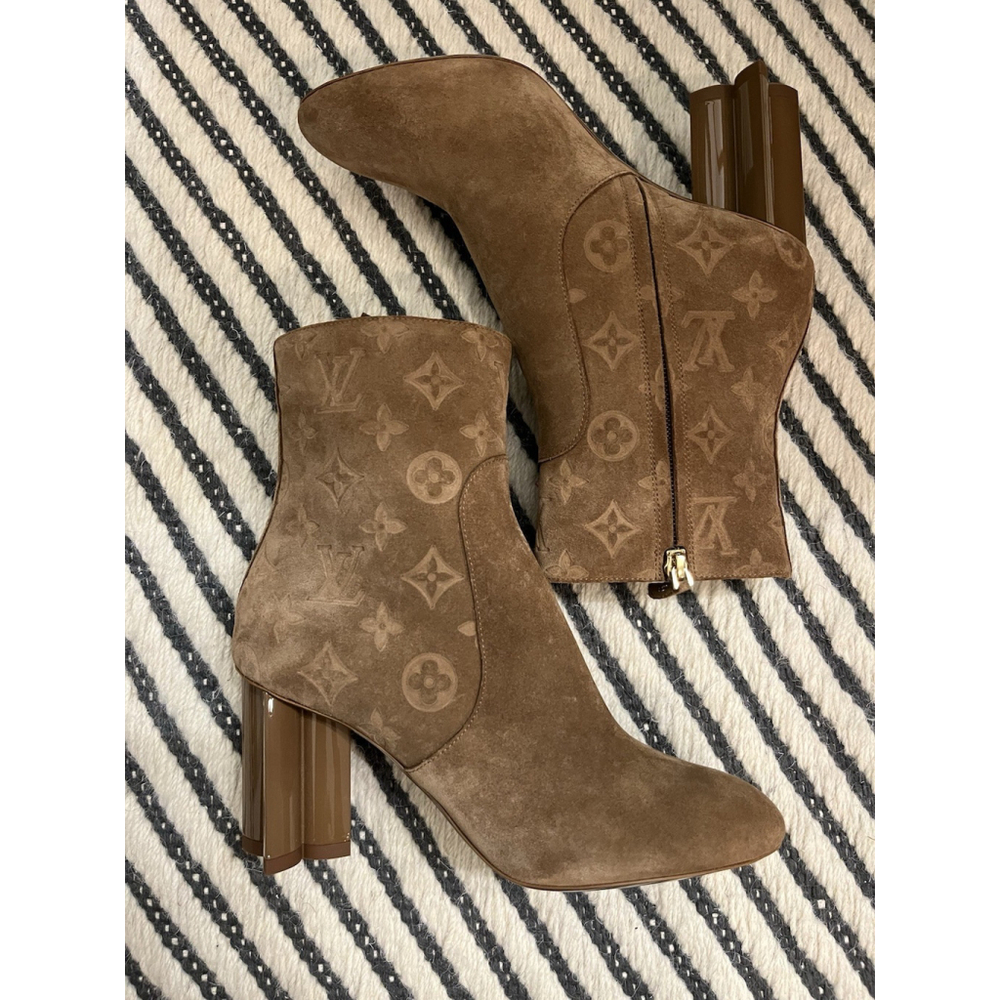 NEW Louis Vuitton Suede Leather Silhouette Ankle Boot - Marron Women Size 7.5 - Picture 3 of 5